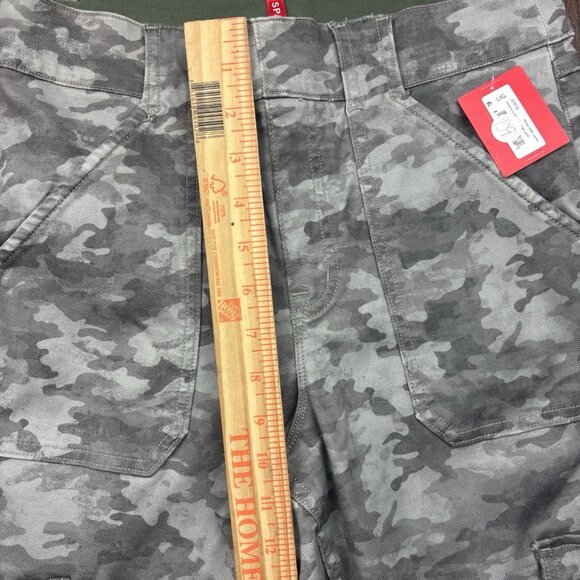 NWT SPANX Stretch Twill Camo Cargo Joggers Women’s Size Large - Picture 9 of 12